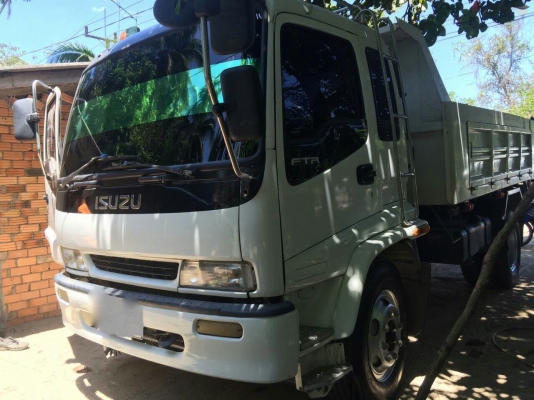 รถอีซูซุ 6 ล้อดั้ม FTR  200  แรงม้า.  ปี 47  สนใจติดต่อ 081 - 6079515