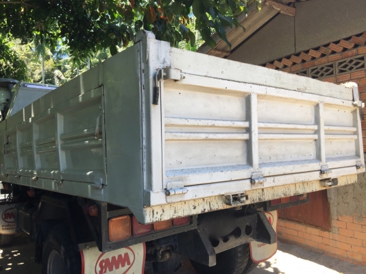 รถอีซูซุ 6 ล้อดั้ม FTR  200  แรงม้า.  ปี 47  สนใจติดต่อ 081 - 6079515