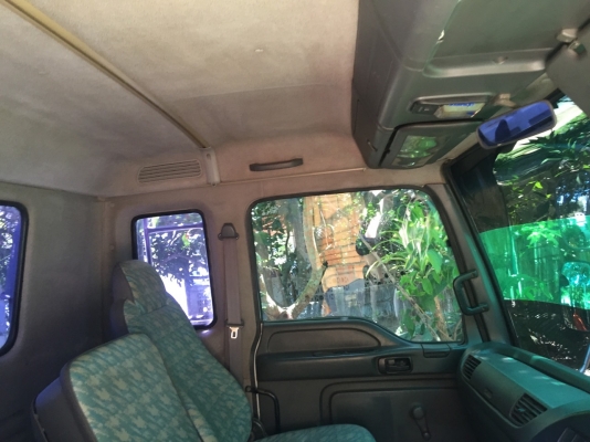 รถอีซูซุ 6 ล้อดั้ม FTR  200  แรงม้า.  ปี 47  สนใจติดต่อ 081 - 6079515