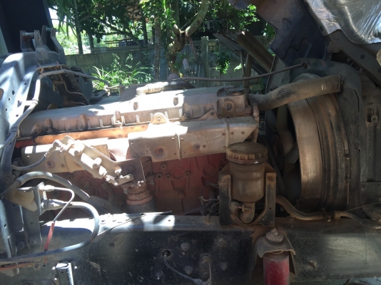 รถอีซูซุ 6 ล้อดั้ม FTR  200  แรงม้า.  ปี 47  สนใจติดต่อ 081 - 6079515