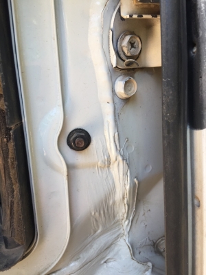 รถอีซูซุ 6 ล้อดั้ม FTR  200  แรงม้า.  ปี 47  สนใจติดต่อ 081 - 6079515