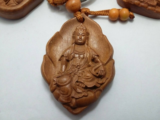 พวงกุญแจไม้แกะสลักงานสวยมาก