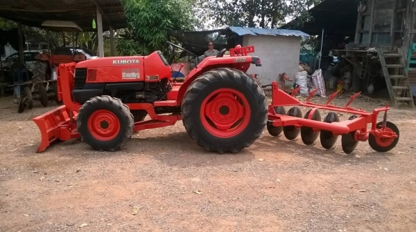 ขายรถไถ KUBOTA รุ่น L3408 สภาพพร้อมใช้งาน เอกสารทะเบียนครบ ยางเต็ม พร้อมผาน 5 และผานดันหน้า ราคาต่อรองได้ครับ ขายรถไถ KUBOTA รุ่น L3408 สภาพพร้อมใช้งาน เอกสารทะเบียนครบ ยางเต็ม พร้อมผาน 5 และผานดันหน้า ราคาต่อรองได้ครับ