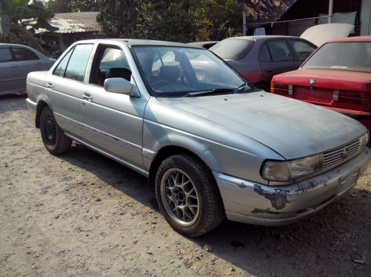 แยกอะไหล่นิสสันเซ็นทร่า B13 แกะทุกชิ้น