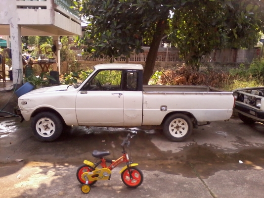 มาสด้า1300แยกขายเป็นอะไหล่ครับ