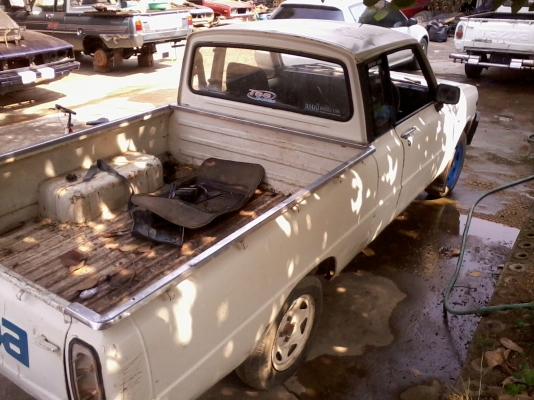 มาสด้า1300แยกขายเป็นอะไหล่ครับ