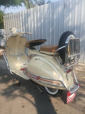 เอเซียเวสป้า---->>คุณอู๊ด อยุธยา มารับรถเวสป้า64ที่อู่เรียบร้อย07/03/2558 เอเซียเวสป้า---->>คุณอู๊ด อยุธยา มารับรถเวสป้า64ที่อู่เรียบร้อย07/03/2558