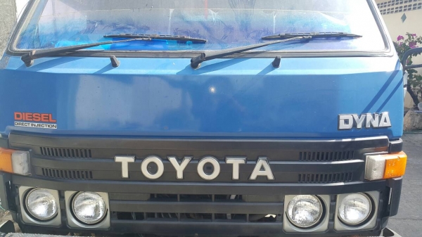 TOYOTA DYNA