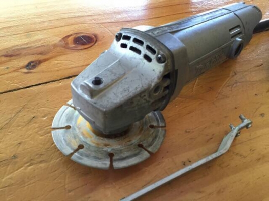 ขายหินเจียขนาด4นิ้วสภาพดีเดิมๆยีาห้อMakitaรุ่น9500NB(made in japan)พร้อมใช้งาน ขายหินเจียขนาด4นิ้วสภาพดีเดิมๆยีาห้อMakitaรุ่น9500NB(made in japan)พร้อมใช้งาน