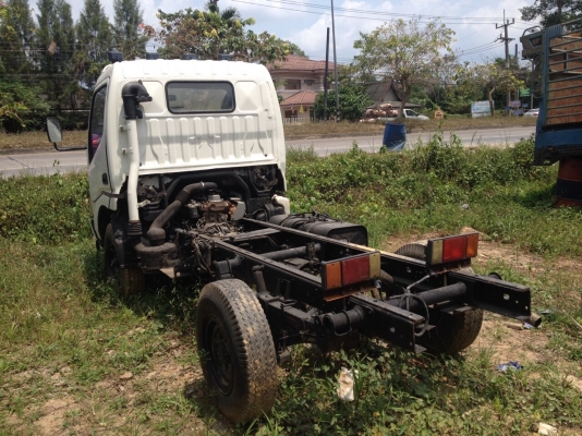 (มี2คัน)...ขายคันละ290000. รถบรรทุก4ล้อHino Dutro. 100แรง ปี2547 รถสวยสภาพดี เล่ม ม.79ไว้ที้ง2