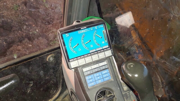 ขายด่วน KoMATSU PC130-8 รถบ้านฝากขาย พร้อมใช้งานได้ทันที สภาพสมบูรณ์ สนใจติดต่อได้จ้า