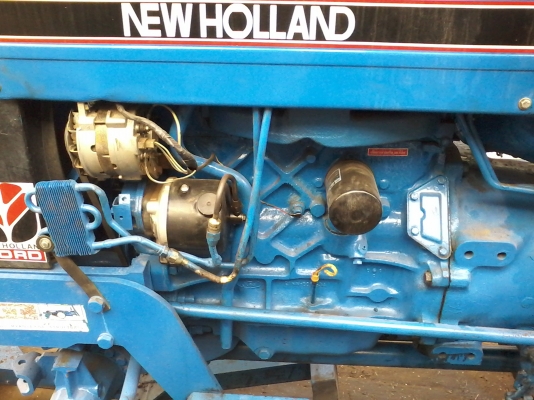 ขายรถไถฟอร์ดสองเพลา เสื้อลาย 6610 มีทะเบียน