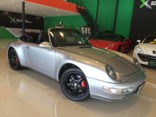 ขายรถคลาสสิค Porsche 911 (993) Cabriolet Carrera  สภาพเดิมมาจากนอก รถออกจากโชว์รูมที่Germany วันที่17ส.ค.1995 เป็นคันที่30 ในสายการผลิต คู่มือต่างๆอยู่ครบ หลังคาผ้าใบสมบูรณ์ ระบบไฟฟ้าหลังคาและอื่นๆใช้งานได้หมด สภาพพร้อมโชว์ ขายเพียง 4,990,000  สนใจติดต่อ