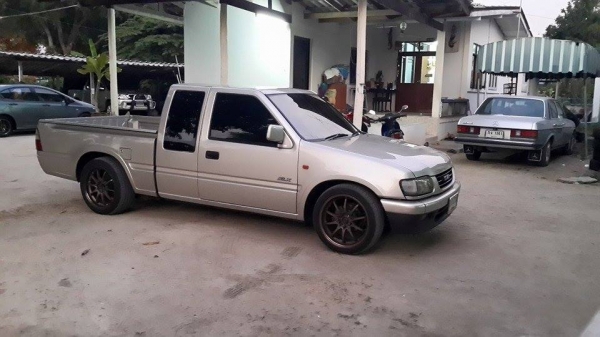 ขายisuzu dragoneye 2800 เทอโบ ปี 97 ไม่กินน้ำมันเครื่ีอง ขาย 209000