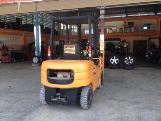 ขายโฟล์คลิฟท์ มิตซู 2.5 ตัน เสา 4 เมตร  พร้อมใช้งาน สภาพสวย