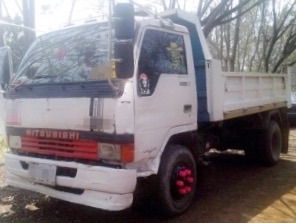 MITSUBISHI CANTER FE 115 HP 4D34 หกล้อดั๊มพ์ กระบะดั๊มพ์เหล็ก 4 ตันความยาว 3.60 เมตรสภาพสวยเต็มดีมากครับพร้อมบรรทุกหนักได้เลย เครื่องแรงดีเดิมๆไม่เยิ้ม หัวเก๋งไม่มีผุภายในเก๋งคอนโซลสวยครบ เบาะไม่มีขาด แอร์ พวงมาลัยเพาเวอร์ เกียร์ร็อค ช่วงล่างอย่างใหญ่คัชซ MITSUBISHI CANTER FE 115 HP 4D34 หกล้อดั๊มพ์ กระบะดั๊มพ์เหล็ก 4 ตันความยาว 3.60 เมตรสภาพสวยเต็มดีมากครับพร้อมบรรทุกหนักได้เลย เครื่องแรงดีเดิมๆไม่เยิ้ม หัวเก๋งไม่มีผุภายในเก๋งคอนโซลสวยครบ เบาะไม่มีขาด แอร์ พวงมาลัยเพาเวอร์ เกียร์ร็อค ช่วงล่างอย่างใหญ่คัชซ
