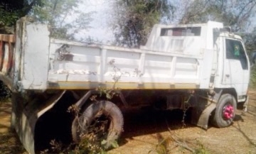 MITSUBISHI CANTER FE 115 HP 4D34 หกล้อดั๊มพ์ กระบะดั๊มพ์เหล็ก 4 ตันความยาว 3.60 เมตรสภาพสวยเต็มดีมากครับพร้อมบรรทุกหนักได้เลย เครื่องแรงดีเดิมๆไม่เยิ้ม หัวเก๋งไม่มีผุภายในเก๋งคอนโซลสวยครบ เบาะไม่มีขาด แอร์ พวงมาลัยเพาเวอร์ เกียร์ร็อค ช่วงล่างอย่างใหญ่คัชซ