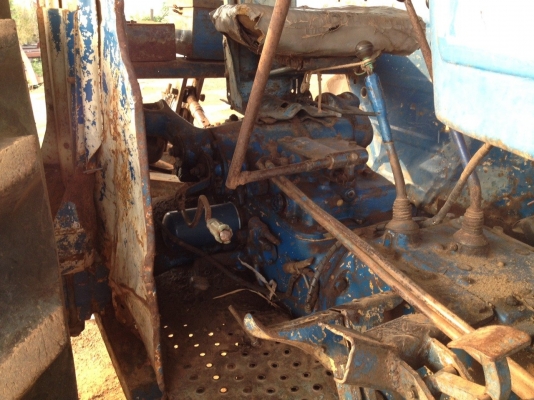 FORD 6600 แท้ T5 เสื้อเรียบ ไอดีกลม หาง3 ใบดัน เอกสารสัญาซื้อขายคับ