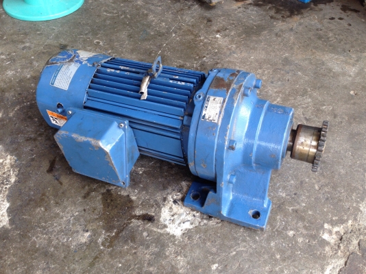 ขายมอเตอร์เกียร์ Sumitomo Cycro drive 2HP. 380V อัตราทด 1:51 มีระบบเบรคในตัว เพลาออกประมาณ 28 รอบต่อนาที สภาพสวย วิ่งนิ่ม พร้อมใช้งาน