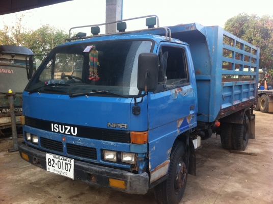 ISUZU NPR ดั้มสามมิตร รถห้างแท้ เครื่อง 4BD1-115 แรงม้า ช่วงล่าง F เครื่องดี ยางเต็ม มีสโลส์ คัสซีสวยๆ ทะเบียนเต็ม พร้อมใช้งาน