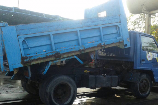 ISUZU NPR ดั้มสามมิตร รถประกอบ เครื่อง 4BE1-110 แรง ช่วงล่างเดิม เครื่องดี คัสซีสวยๆ ทะเบียนพร้อมโอน