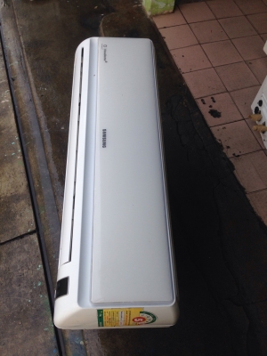 **** ขายแอร์ Samsung 12500 BTU สภาพสวย ****