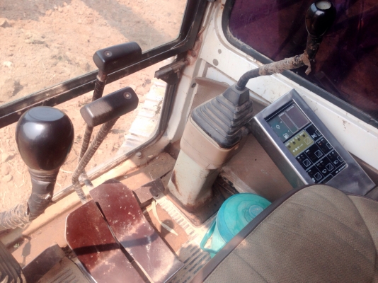 KOMATSU PC 200-5 เอกสารเล่มทะเบียน ไฟฟ้าเต็ม หน้าจอทำงานครบ รถบอดี้สวยพร้อมทำงานได้เลยครับ เครื่องยนต์เดิมๆปั๊มเดิมๆทำงานได้เร็วดี ภายในเก๋งสะอาด คอนโทรลยาว แอร์เย็น หน้าจอขึ้นทำงานปกติดี ภายนอกบูมอาร์มสวยมีปะนิดเดียวครับ ช่วงล่างเอวแน่น โรลเลอร์โซ่บูทใบแ KOMATSU PC 200-5 เอกสารเล่มทะเบียน ไฟฟ้าเต็ม หน้าจอทำงานครบ รถบอดี้สวยพร้อมทำงานได้เลยครับ เครื่องยนต์เดิมๆปั๊มเดิมๆทำงานได้เร็วดี ภายในเก๋งสะอาด คอนโทรลยาว แอร์เย็น หน้าจอขึ้นทำงานปกติดี ภายนอกบูมอาร์มสวยมีปะนิดเดียวครับ ช่วงล่างเอวแน่น โรลเลอร์โซ่บูทใบแ