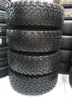 ขายยาง BF Goodrich All -Terrain T/A 265/65/18 ปี 13 ดอกสวย ไม่มีปะ 1 ชุด/ใส่ฟรี ส่งฟรึค่ะ