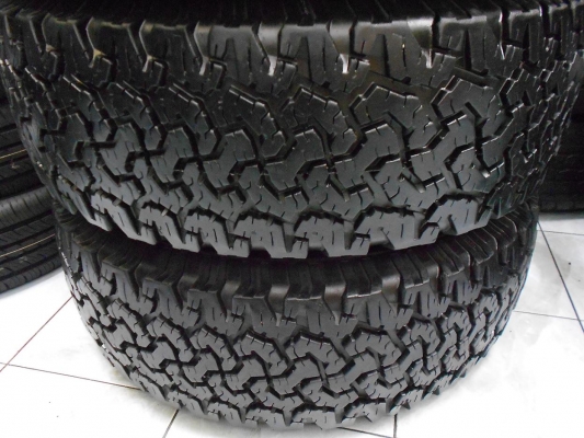 ขายยาง BF Goodrich All -Terrain T/A 265/65/18 ปี 13 ดอกสวย ไม่มีปะ 1 ชุด/ใส่ฟรี ส่งฟรึค่ะ