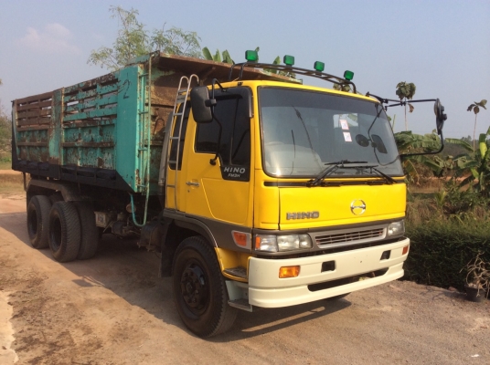 HINO10ล้อดั๊ม 3Hแท้ 195แรง เครื่องดี ครัทซีสวย  พร้อมใช้งานได้เลย ขาย 780,000 บาท (ศุภากร 081-4252943)