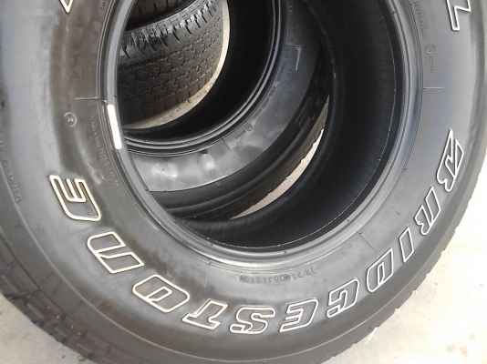 255/70R15  ( ขอบ 15 ) BRIDGE STONE DUELER H/L  ปี 2013  มี 2 เส้น   TEL.081-427-3941