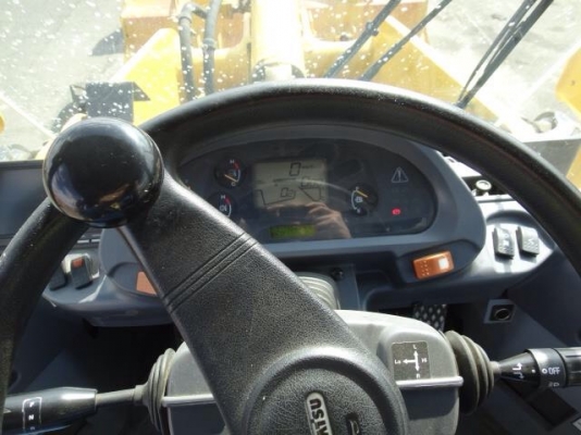 ขายคันที่ 2. รถตัก KOMATSU WA320-5 นำเข้าจากญี่ปุ่น 090-986-2521 อ๊อบ