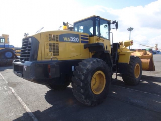 ขายคันที่ 3. รถตัก KOMATSU WA320-5 นำเข้าจากญี่ปุ่น 090-986-2521 อ๊อบ