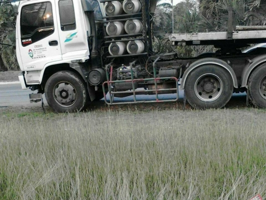 ประกาศรถหาย มีค่านำจับครับ  รถบรรทุกเทรเลอร์ยี่ห้อ ISUZUDECA 270hpติดแก๊ส8ถังหัวลากเลขทะเบียน71-6479สมุทรปรการ   หายครับ