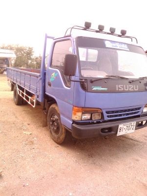 ขาย ISUZU NPR 120HP ฝาขาว ยาว5ม. ยางเรเดียล825 กะบะคาโก้