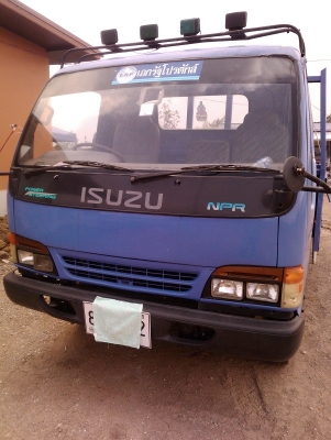 ขาย ISUZU NPR 120HP ฝาขาว ยาว5ม. ยางเรเดียล825 กะบะคาโก้