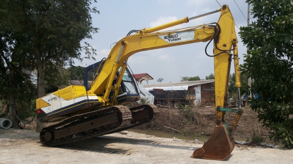 ขายด่วนรถแม็คโครKOBELCOSK120MARK///มาร์ทีชั่วโม่งทำงานน้อยมีลายหัวกระเเทก รถนอกนำเข้าไม่เคยใช้งานในเมืองไทยเลย