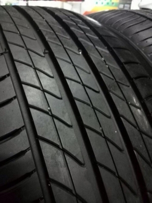 ขายยาง Michelin 225-50-17 ปี13 ดอก90-95\% สภาพสวย ไม่กินข้าง ไม่บวม ราคาคู่ละ 4,400 บาท
