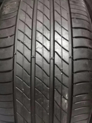 ขายยาง Michelin 225-50-17 ปี13 ดอก90-95\% สภาพสวย ไม่กินข้าง ไม่บวม ราคาคู่ละ 4,400 บาท
