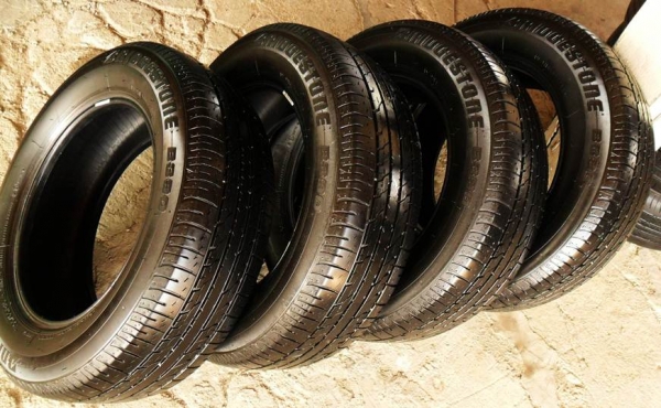 ยางขอบ15 บริดสโตน195-65-R15ลงพื้นปี14(4เส้น3,200บ) ยางขอบ15 บริดสโตน195-65-R15ลงพื้นปี14(4เส้น3,200บ)