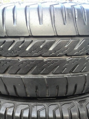 ขายยาง Goodyear 175-65-15 ปี 12 ดอกแน่น สภาพสวย ไม่บวม ราคาชุดละ 2,900 บาท