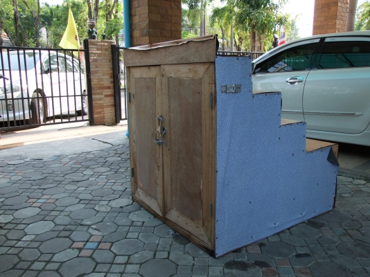 ชั้นวางขายของตลาดนัด