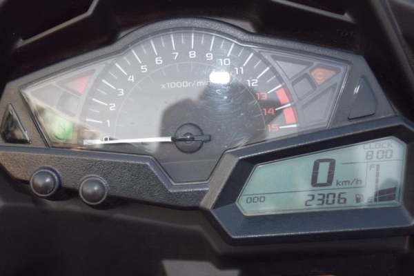 ขาย Ninja 300 Abs สีขาว จด มิย 2014 รถ 9 เดือน สภาพป้ายแดง