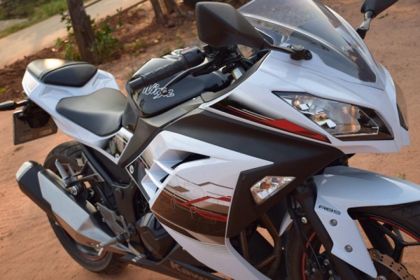 ขาย Ninja 300 Abs สีขาว จด มิย 2014 รถ 9 เดือน สภาพป้ายแดง