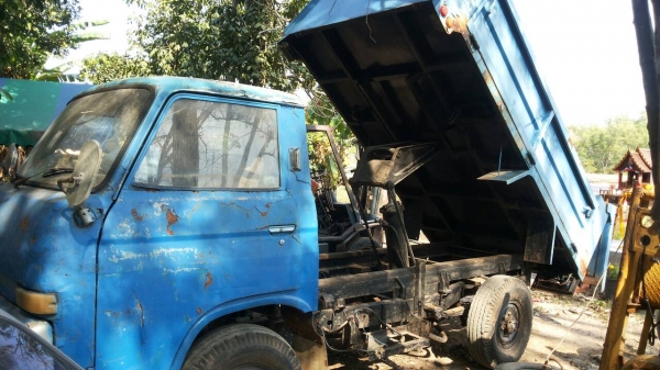 ขายรถบรรทุก 6 ล้อดัมพ์ NISSAN 88 แรงม้า ราคา 160000