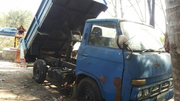 ขายรถบรรทุก 6 ล้อดัมพ์ NISSAN 88 แรงม้า ราคา 160000