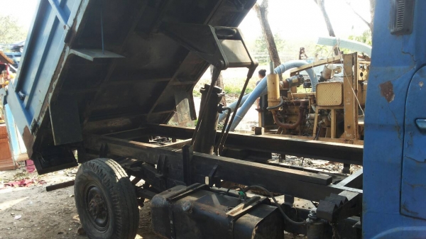 ขายรถบรรทุก 6 ล้อดัมพ์ NISSAN 88 แรงม้า ราคา 160000