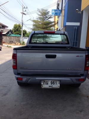 ขาย ปี 2003 D-max 4WD สี่ประตู 270000 บาท ขาย ปี 2003 D-max 4WD สี่ประตู 270000 บาท