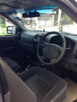 ขาย ปี 2003 D-max 4WD สี่ประตู 270000 บาท ขาย ปี 2003 D-max 4WD สี่ประตู 270000 บาท