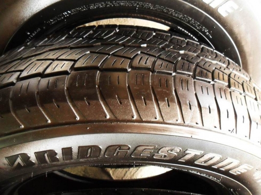 ยางกระบะขอบ16 บริดสโตน215-70-R16ลงพื้นปี12(4เส้น2,400บ) ยางกระบะขอบ16 บริดสโตน215-70-R16ลงพื้นปี12(4เส้น2,400บ)
